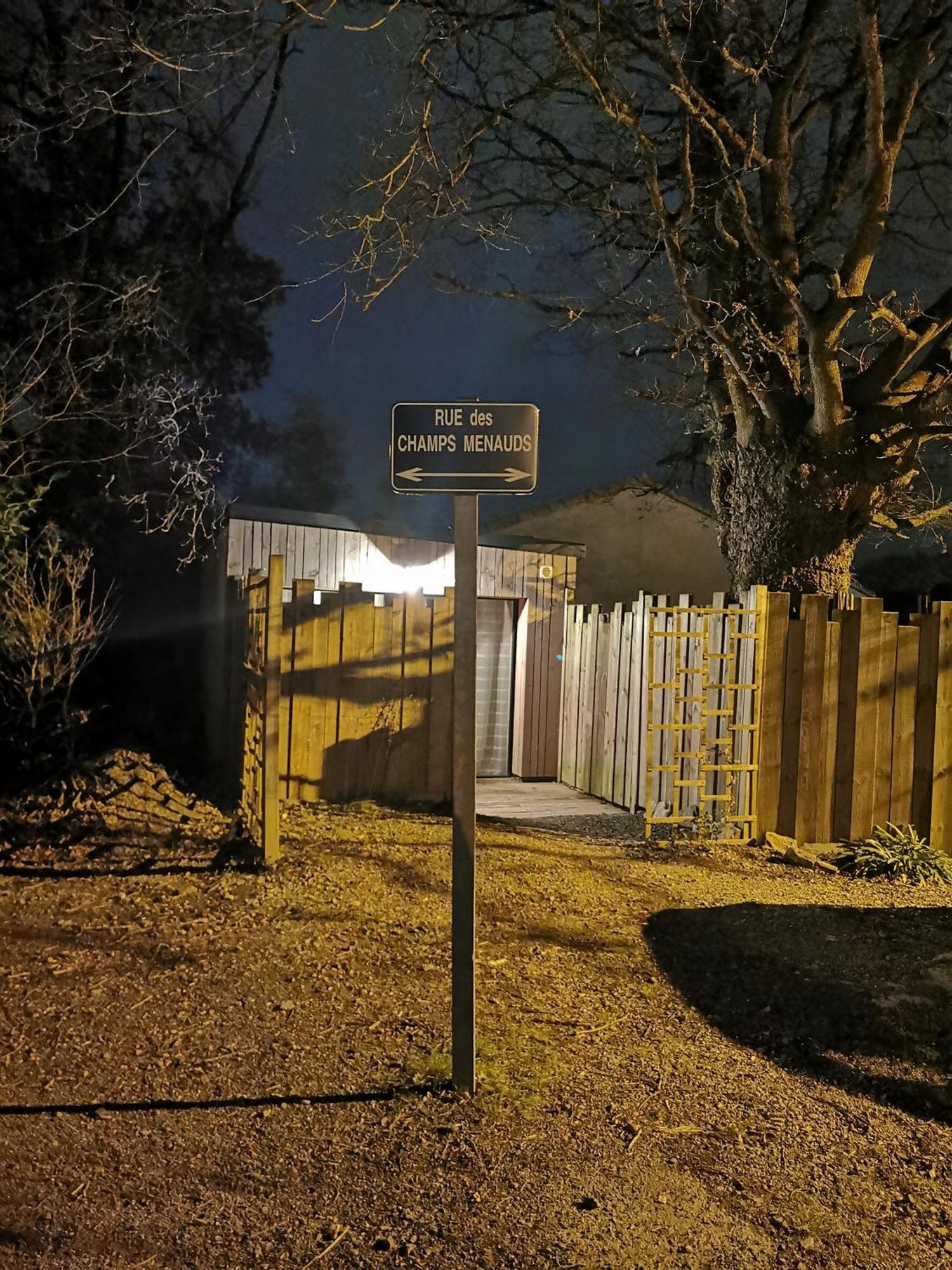 Au Poeme Du Chene, Logement Independant, Calme, Parking Gratuit Basse-Goulaine Exterior foto